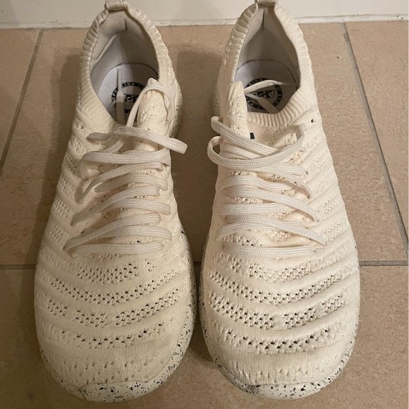 APL Techloom Wave, Size 8 (Worn Once) - Picture 3 of 5